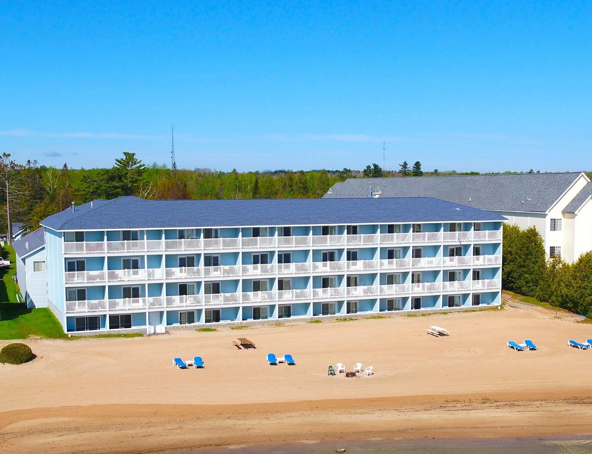 Fairview Beachfront Inn Mackinaw City Exteriér fotografie